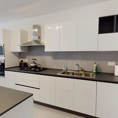 Modern 3-bedroom アパート *