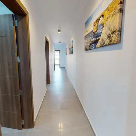 Modern 3-bedroom *