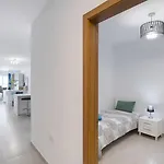 Modern 3-bedroom *