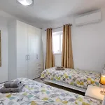 Modern 3-bedroom *