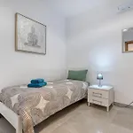 Апартаменты Modern 3-bedroom Pieta