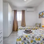 Апартаменты Modern 3-bedroom Pieta