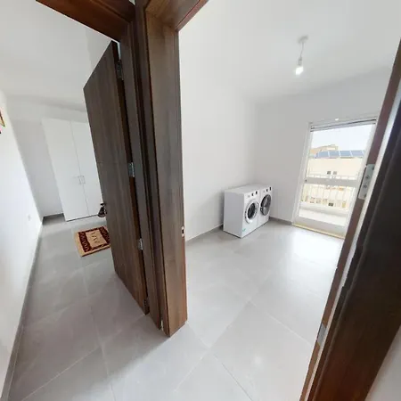 Modern 3-bedroom Appartement