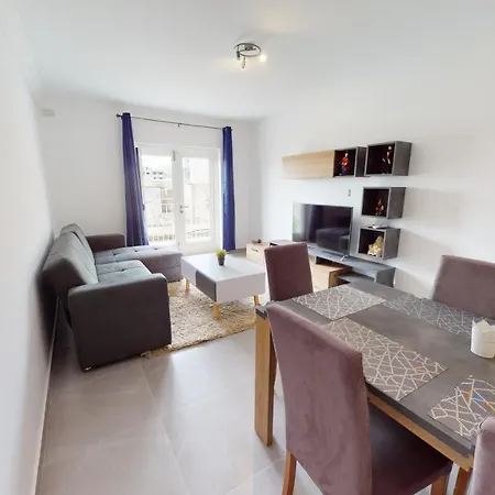 Апартаменты Modern 3-bedroom Pieta