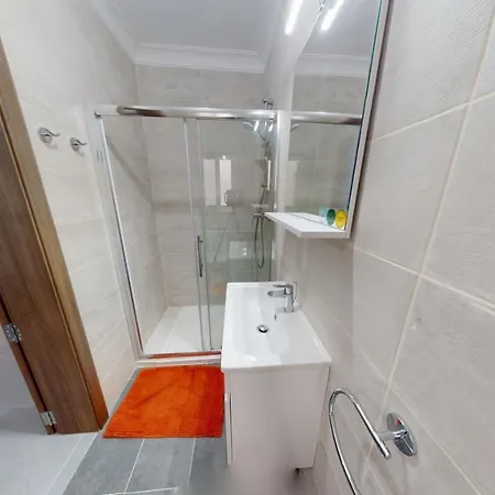 Modern 3-bedroom