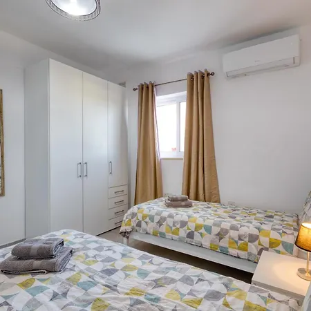 Modern 3-bedroom *