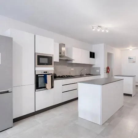 Modern 3-bedroom