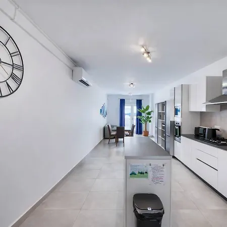 Modern 3-bedroom * Pietà