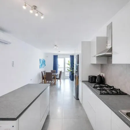 Modern 3-bedroom Διαμέρισμα *