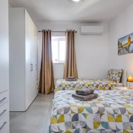 Modern 3-bedroom *