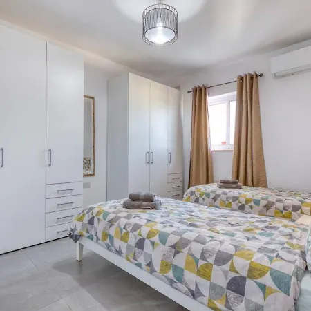 Modern 3-bedroom Pietà