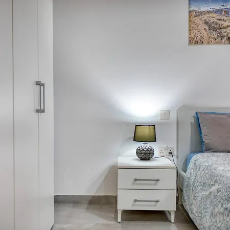 Modern 3-bedroom *