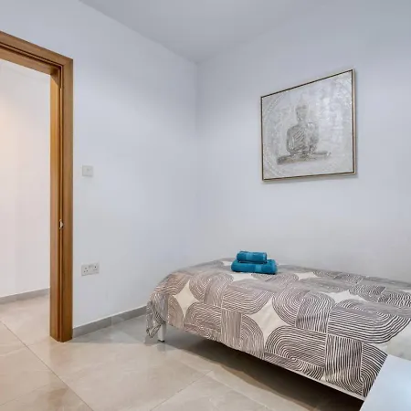 Modern 3-bedroom Διαμέρισμα