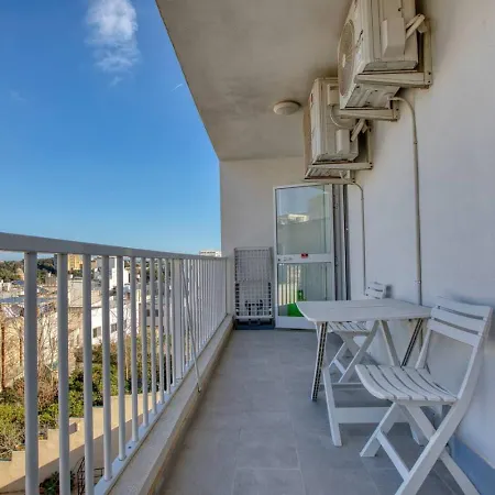 Modern 3-bedroom Διαμέρισμα
