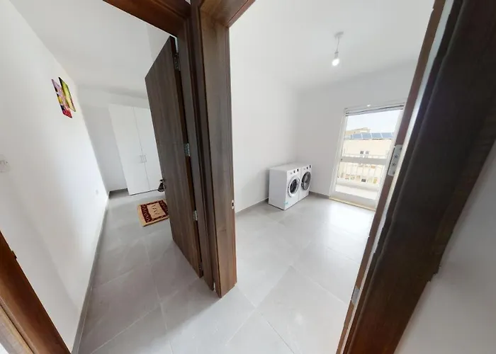 Modern 3-bedroom アパート