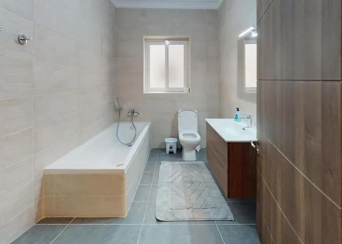 Modern 3-bedroom アパート *