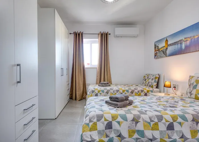 Апартаменты Modern 3-bedroom Pieta